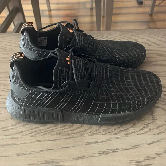 Authentic Adidas NMD R1 Men’s Sneakers
 size 11 1/2 - Picture 3 of 7